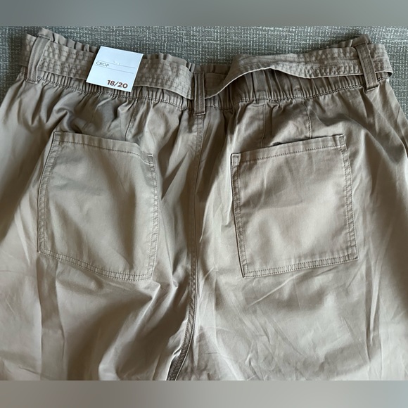Lane Bryant Cropped Elastic Waist Pull On Tan Pants size 18-20 - Picture 4 of 10